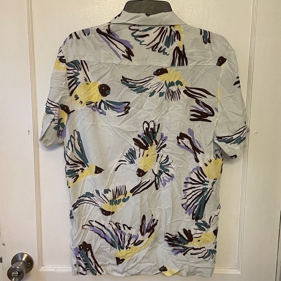 NWT Cool bird print viscose buttondown - Picture 4 of 5